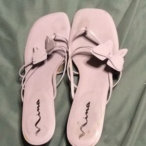 ❤Lavender low heels with butterfly